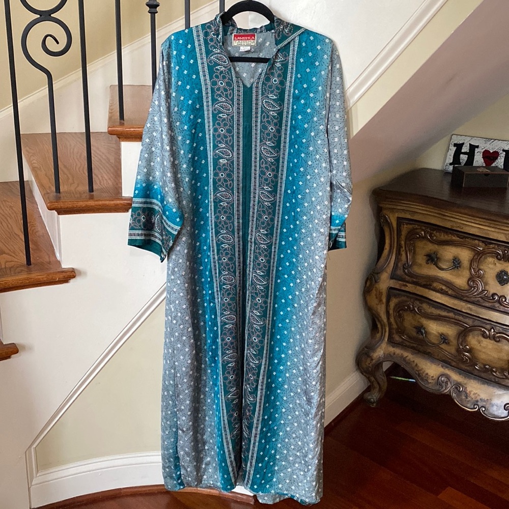 Beautiful long hooded duster/ kimono open from front